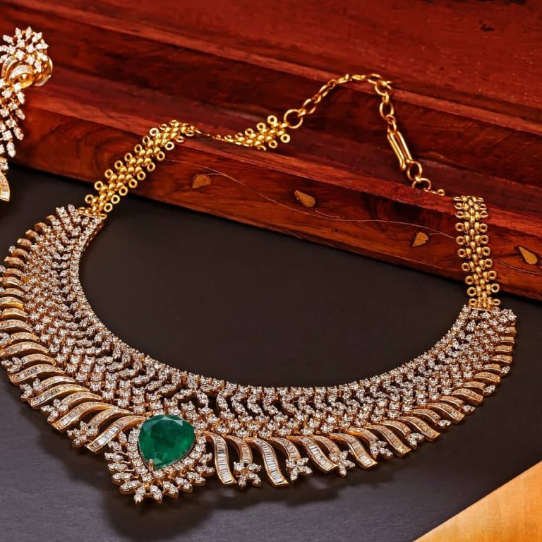 Decorative Diamond Necklace From Vaibhav Jewellers