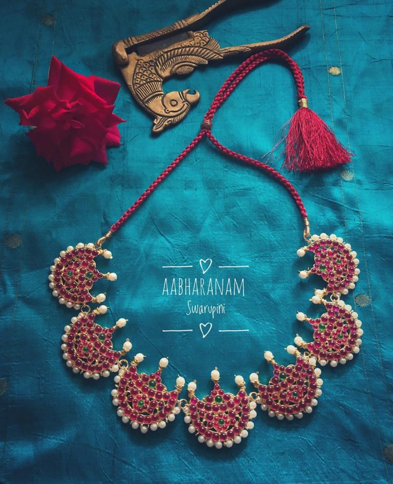 Latest Necklace Set From Abharanam