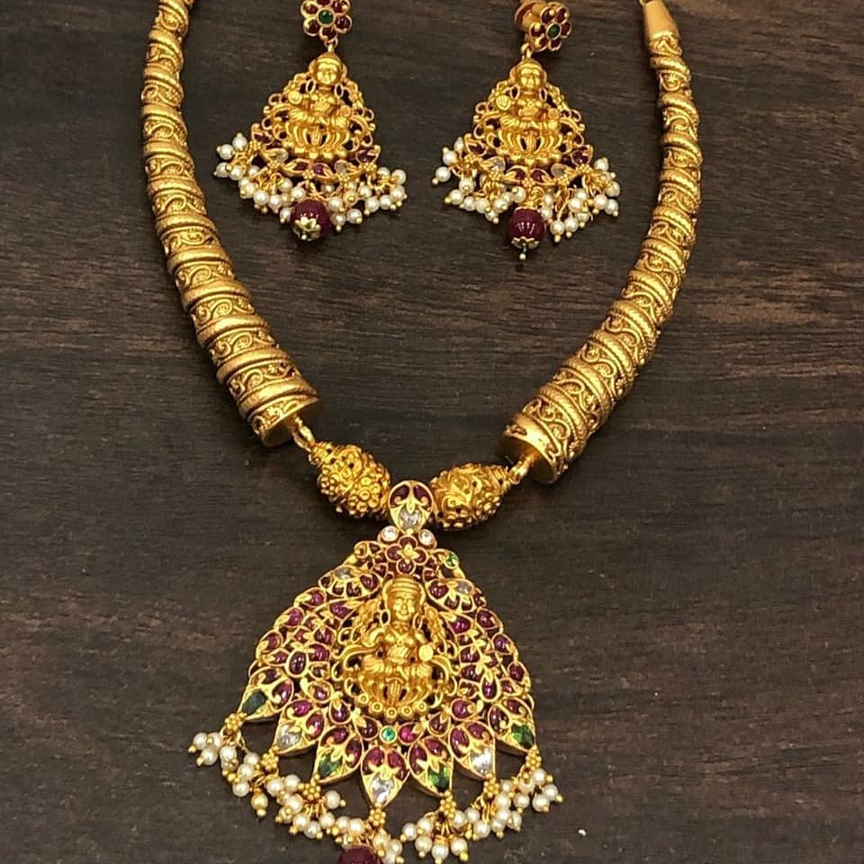 One-Gram Gold Necklace Set From Versatile Bangles