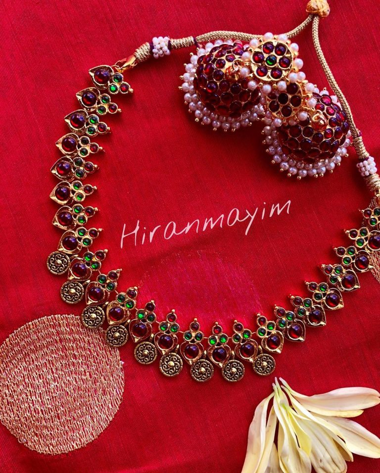 Attractive Handmade Necklace Set From Hiranmayim