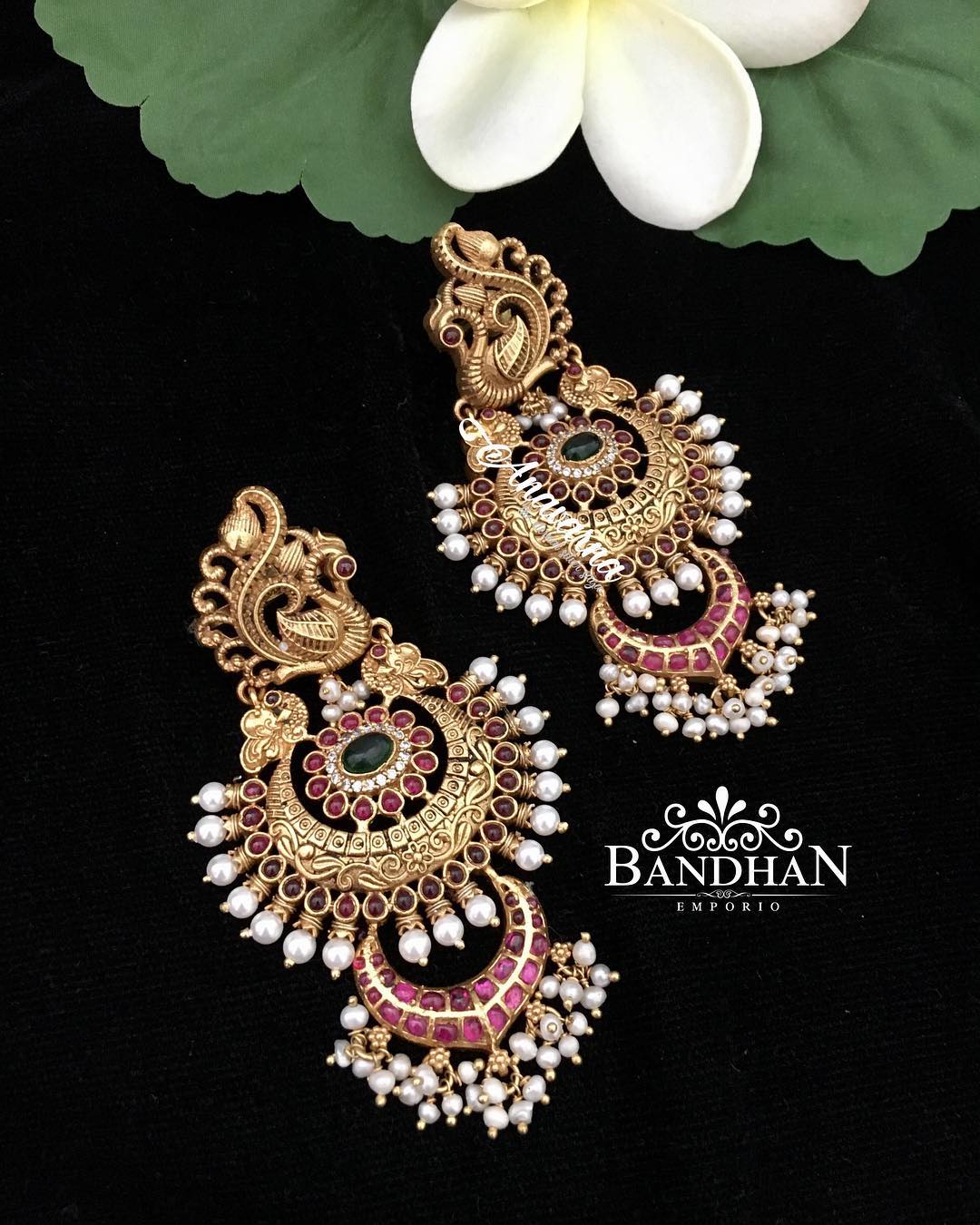 Stylish Silver Earring From Bandhan