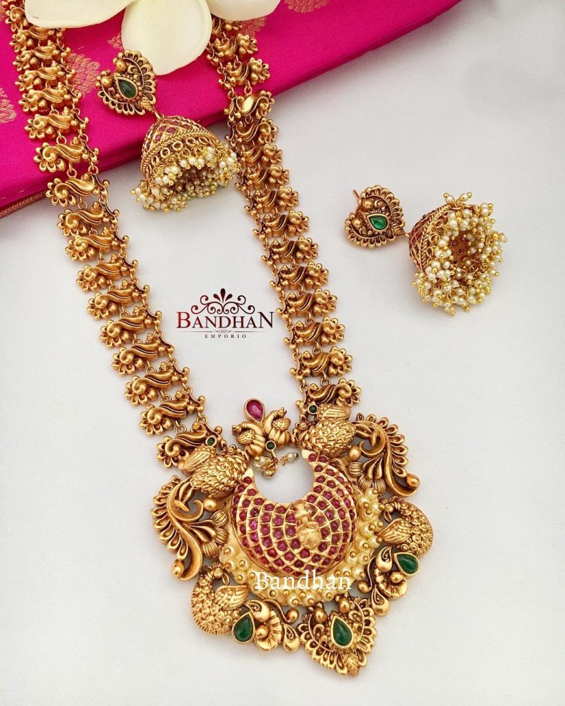 Alluring Temple Necklace From Bandhan