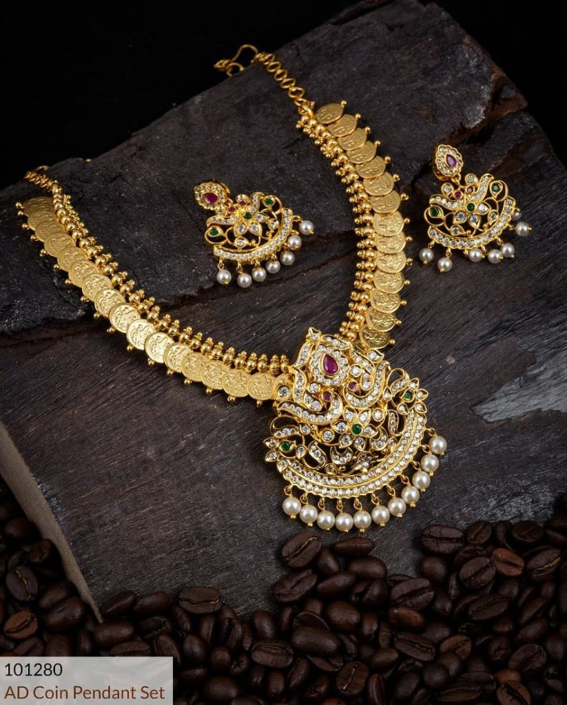 Ethnic Temple Jewellery Necklace Set From Surashaa