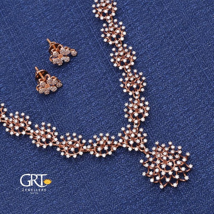 Amazing Diamond Necklace Set From GRT Jewellers