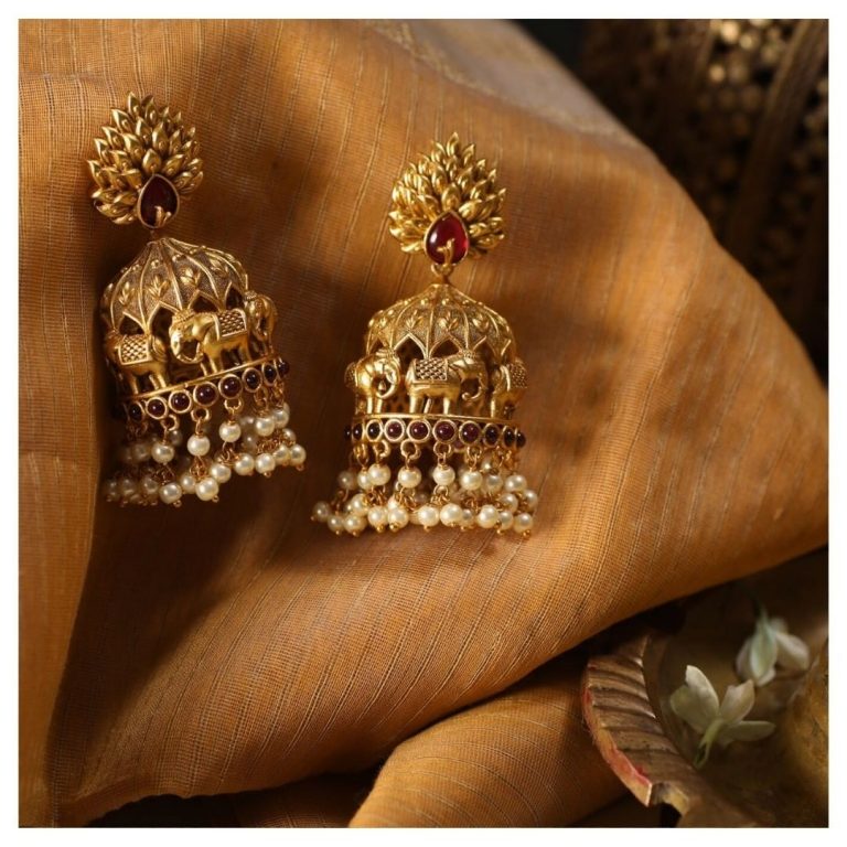 Graceful Jhumkas From Tarinka