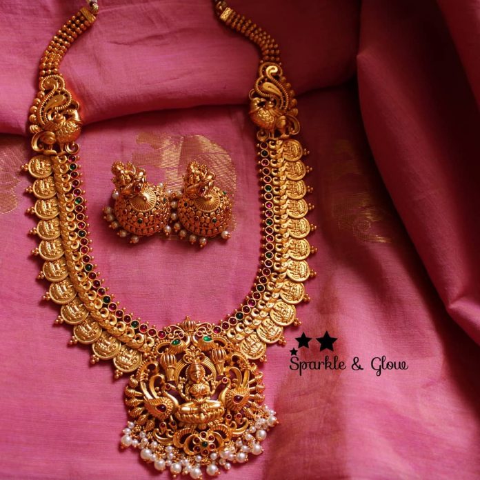 Traditional Necklace From Sparkle And Glow - South India Jewels