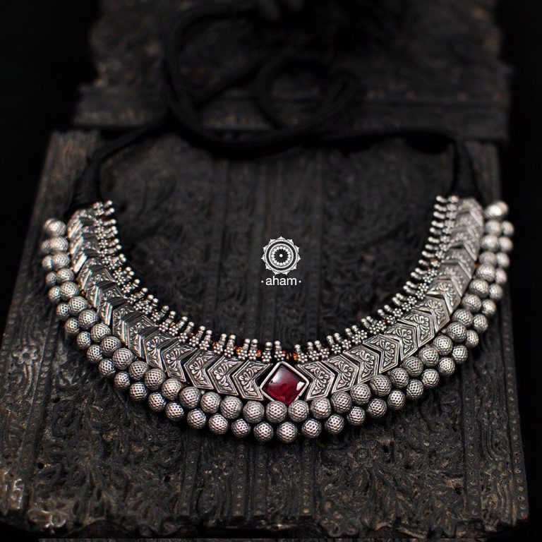 silver-necklace