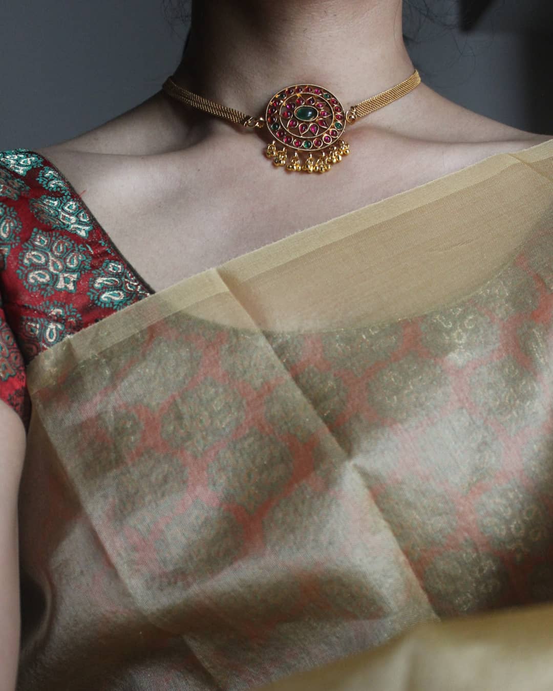 Elegant Kemp Choker from Vasah - South India Jewels