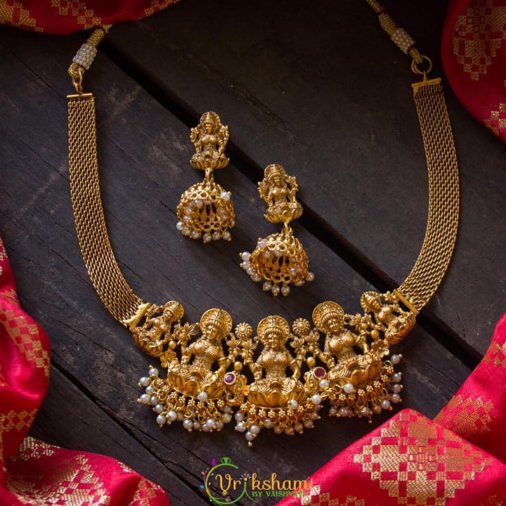 simple-lakshmi-necklace-earrings
