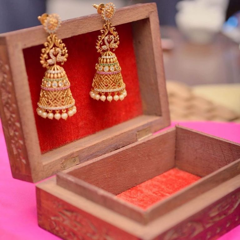 temple-bridal-jhumkas