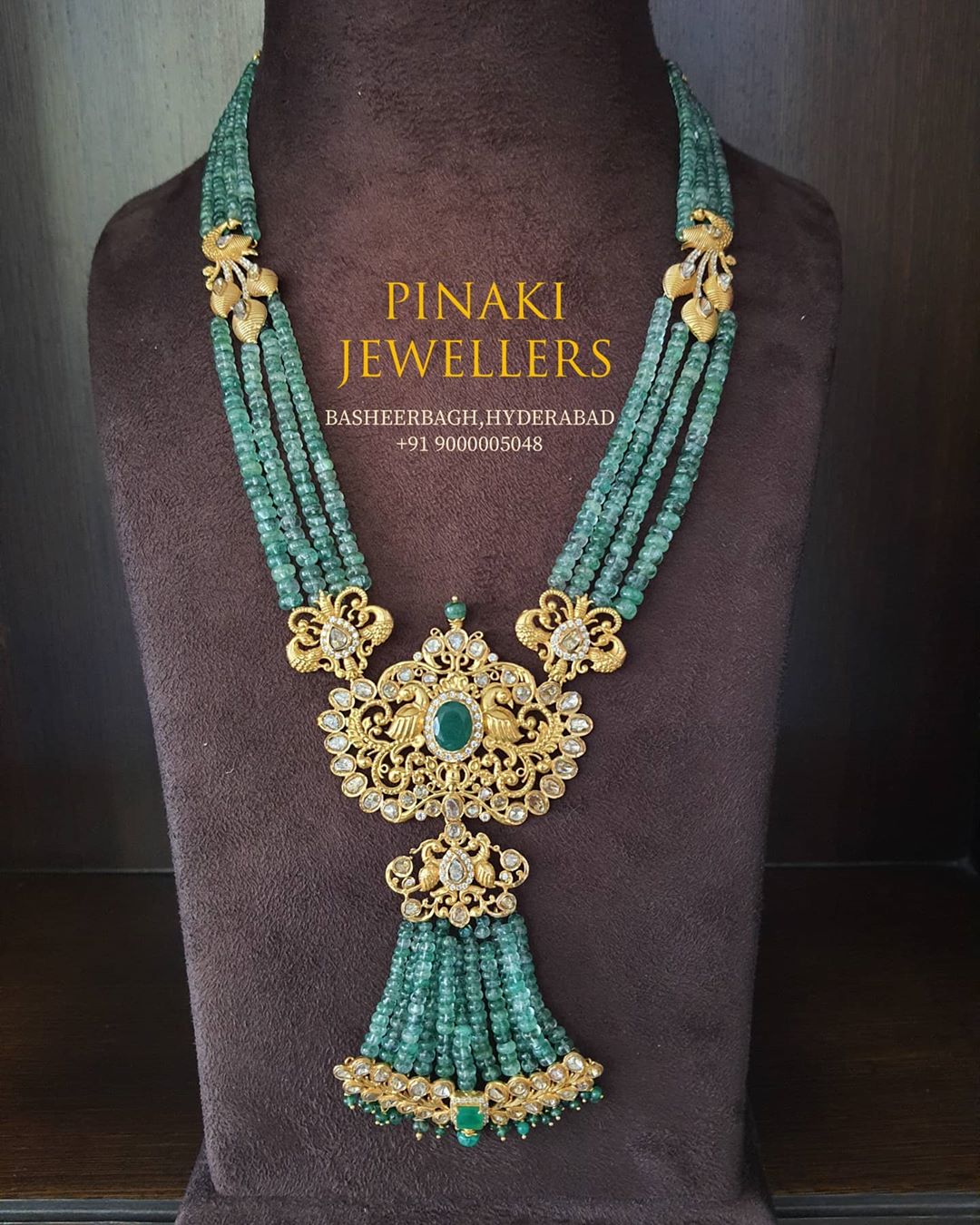 uncut-diamond-emerald-string-pendant-set