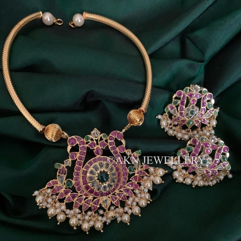 gold-finish-navarathna-uncut-polki-stones-pendant-set-with-pipe-necklace.