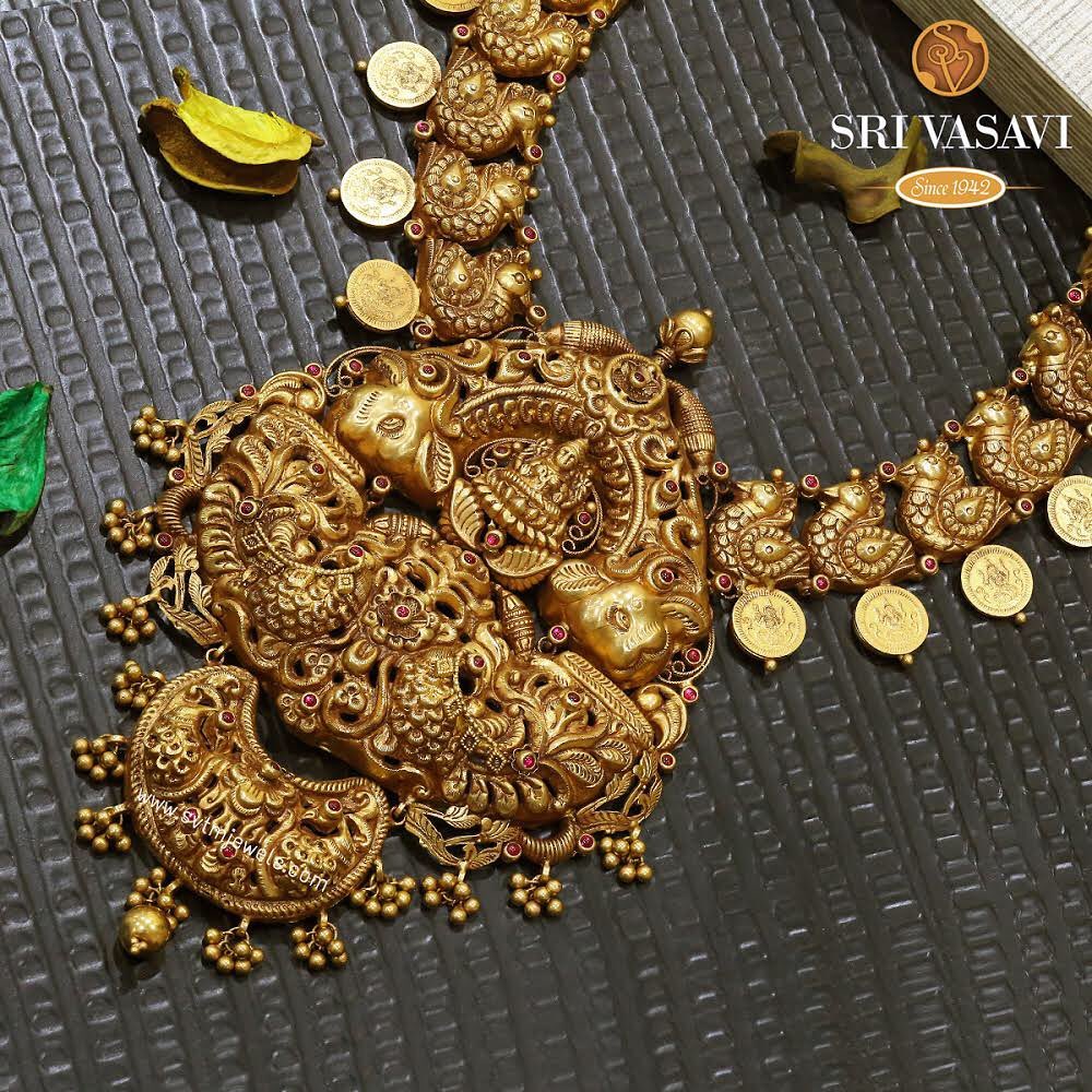 gold-temple-necklace