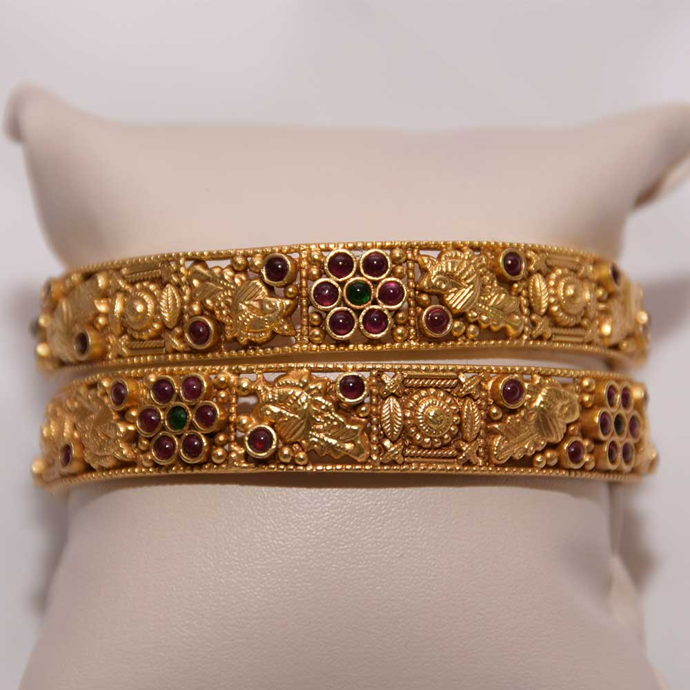 gold-traditional-lightweight-peacock-bangle