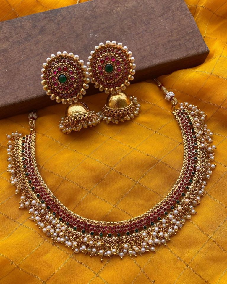 antique-finish-pearl-necklace-jhumkas