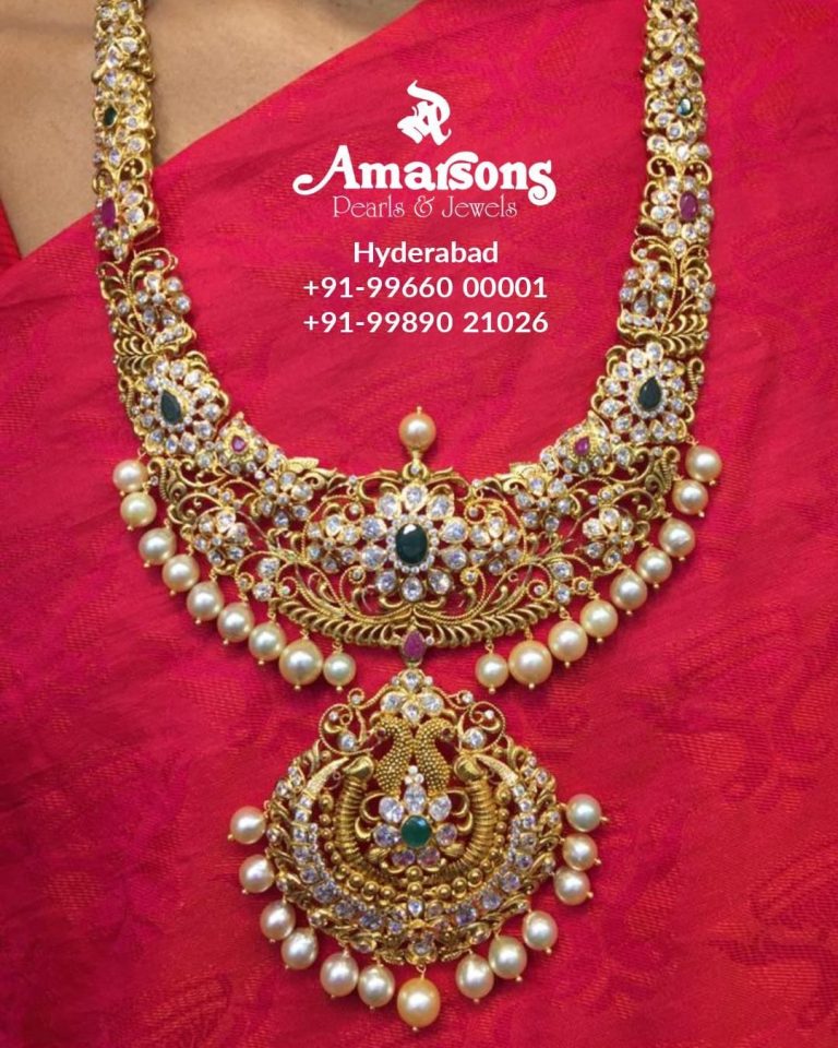 gold-long-necklace-with-diamonds