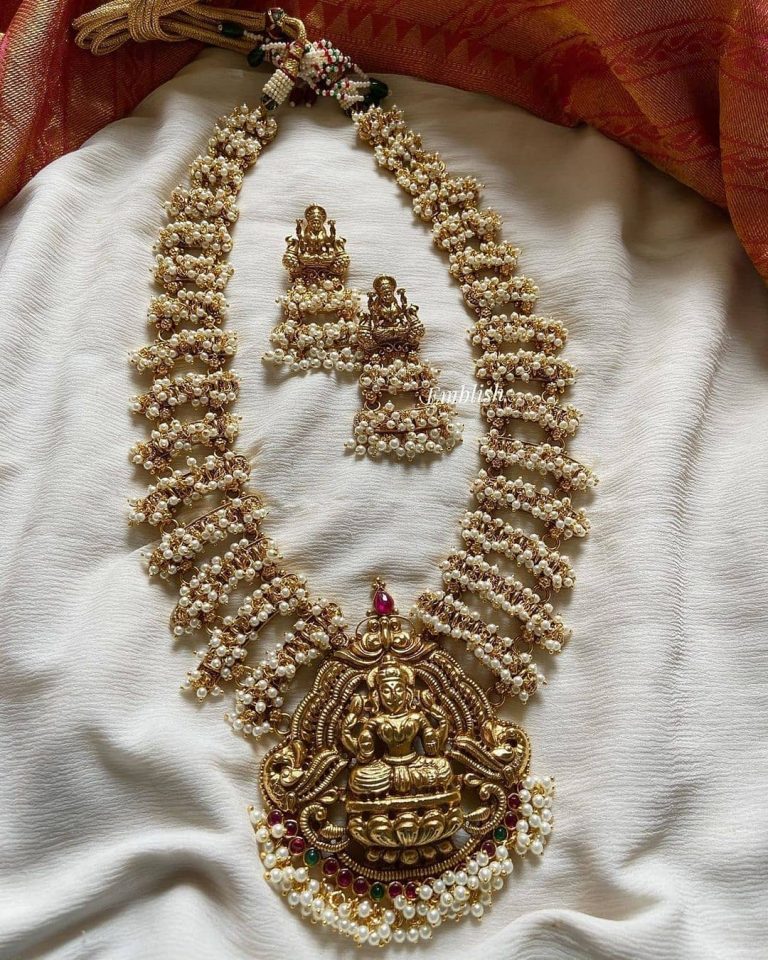 pearl-cluster-lakshmi-neckpiece