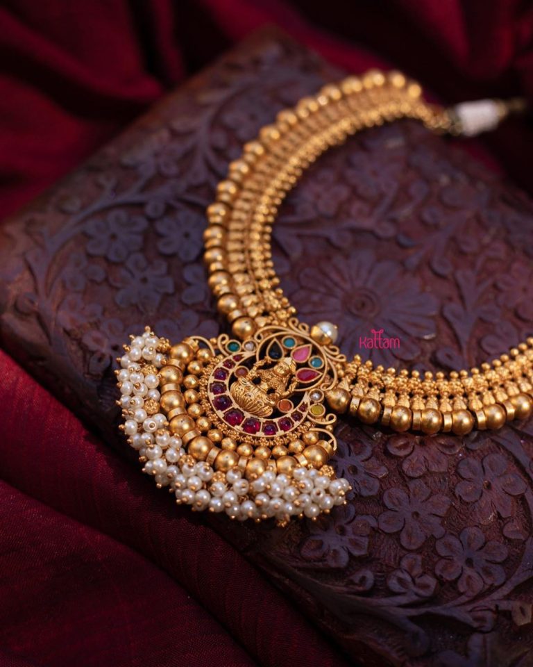 semi-bridal-lakshmi-pendant-necklace