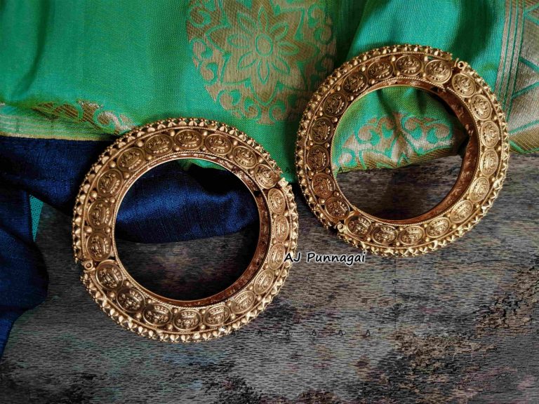 Broad-Traditional-Lakshmi-Openable-Bangles-01-scaled
