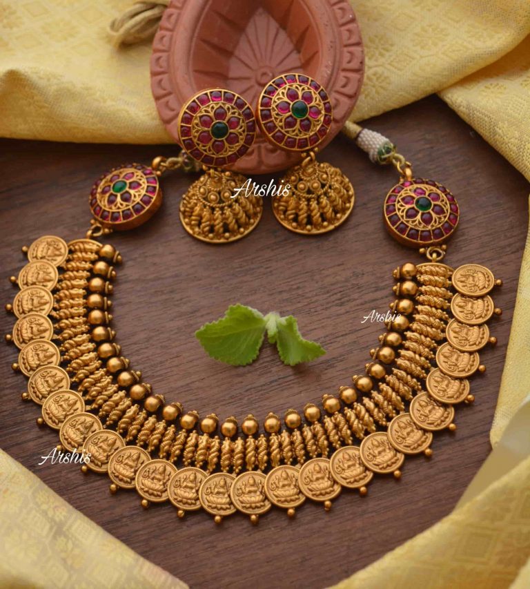 Lakshmi-Coin-with-Side-Mogapu-Necklace-01-scaled (1)