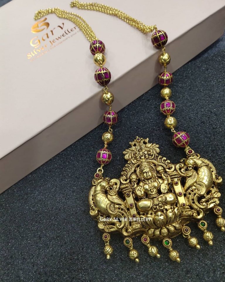 gold-plated-silver-laxmi-pendant-chain