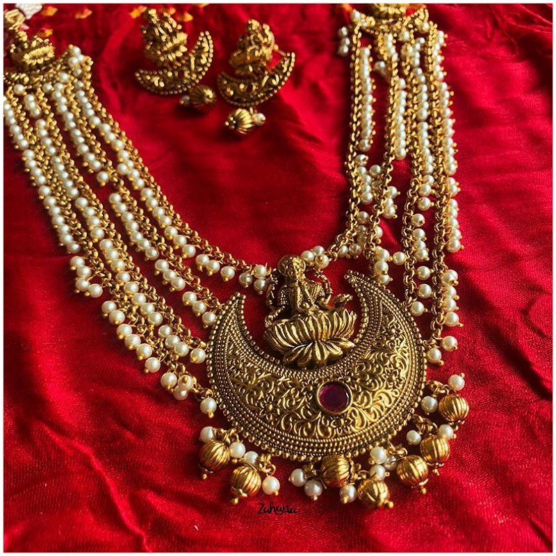 lakshmi-pendant-pearl-necklacec-set