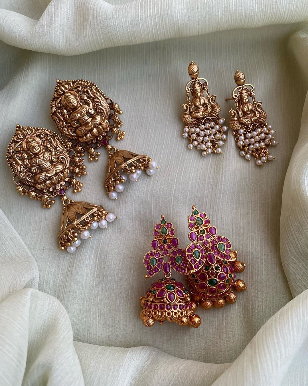 antique-earrings-collection