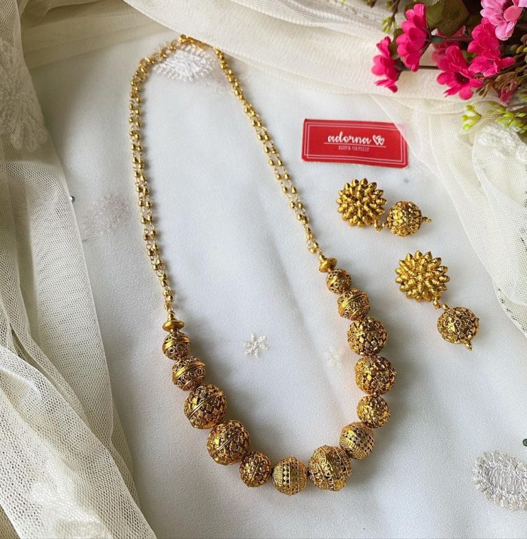 antique-gold-finish-chakra-set-flower-earrings