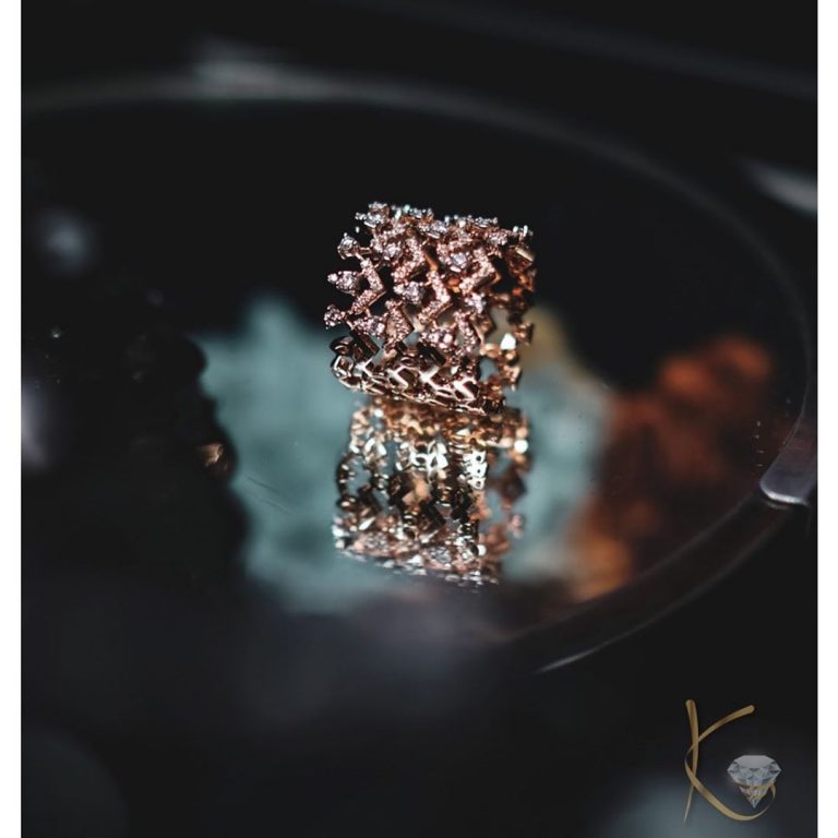 chevron-pattern-diamond-ring