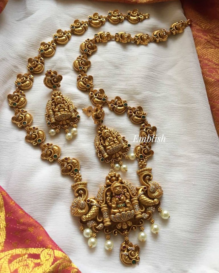 gold-alike-lakshmi-peacock-necklace-set