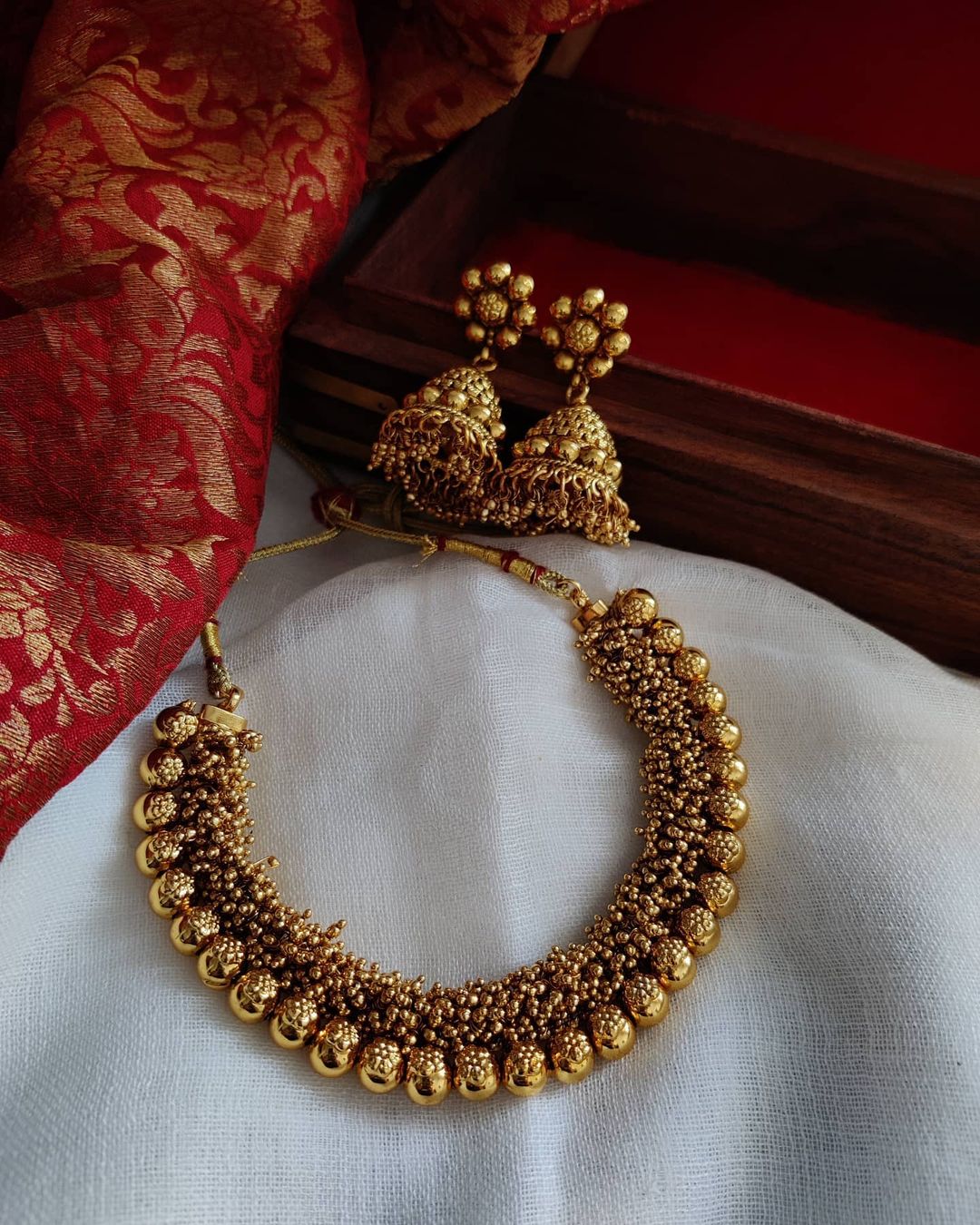 imitation-cluster-pearls-necklace-set