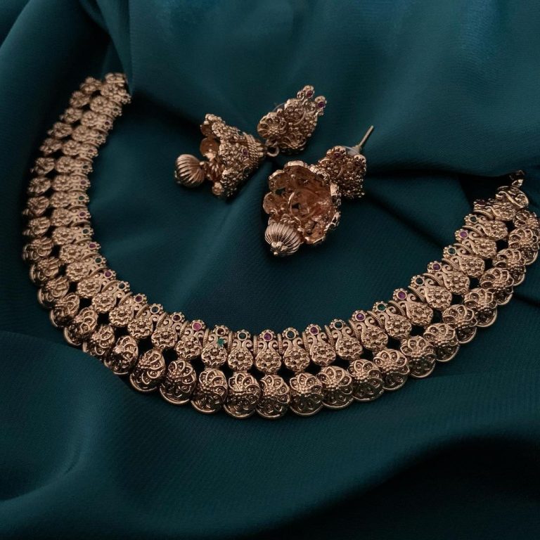antique-imitation-necklace-set