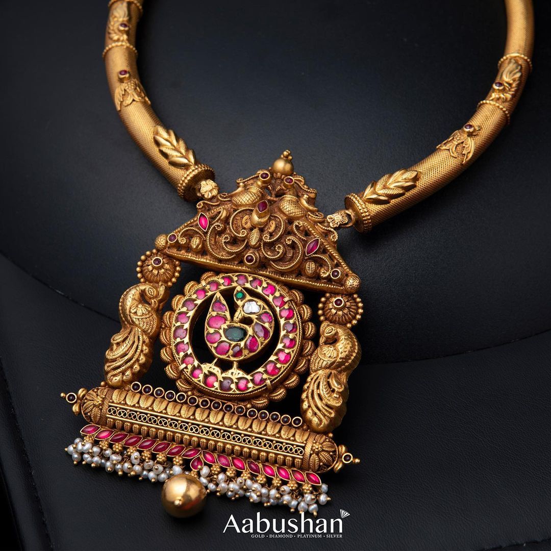indian-traditional-stone-studded-necklace