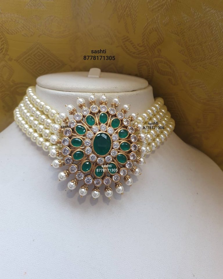 pearl-choker-necklace-with-grand-stone-pendant