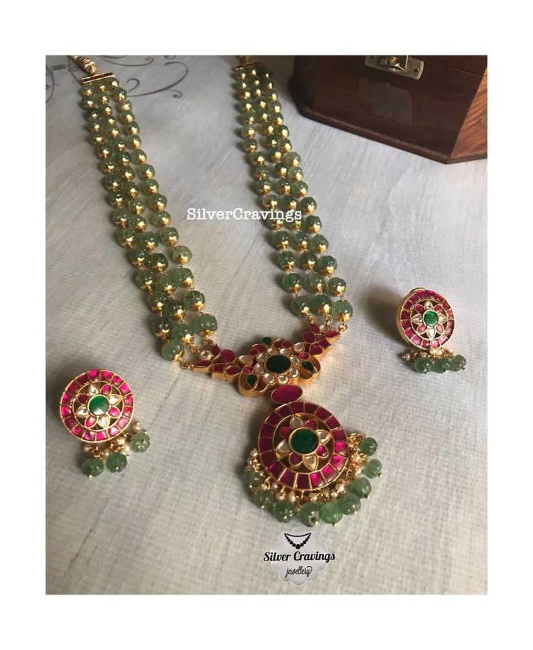 kundan-pendant-green-beads-necklace-set