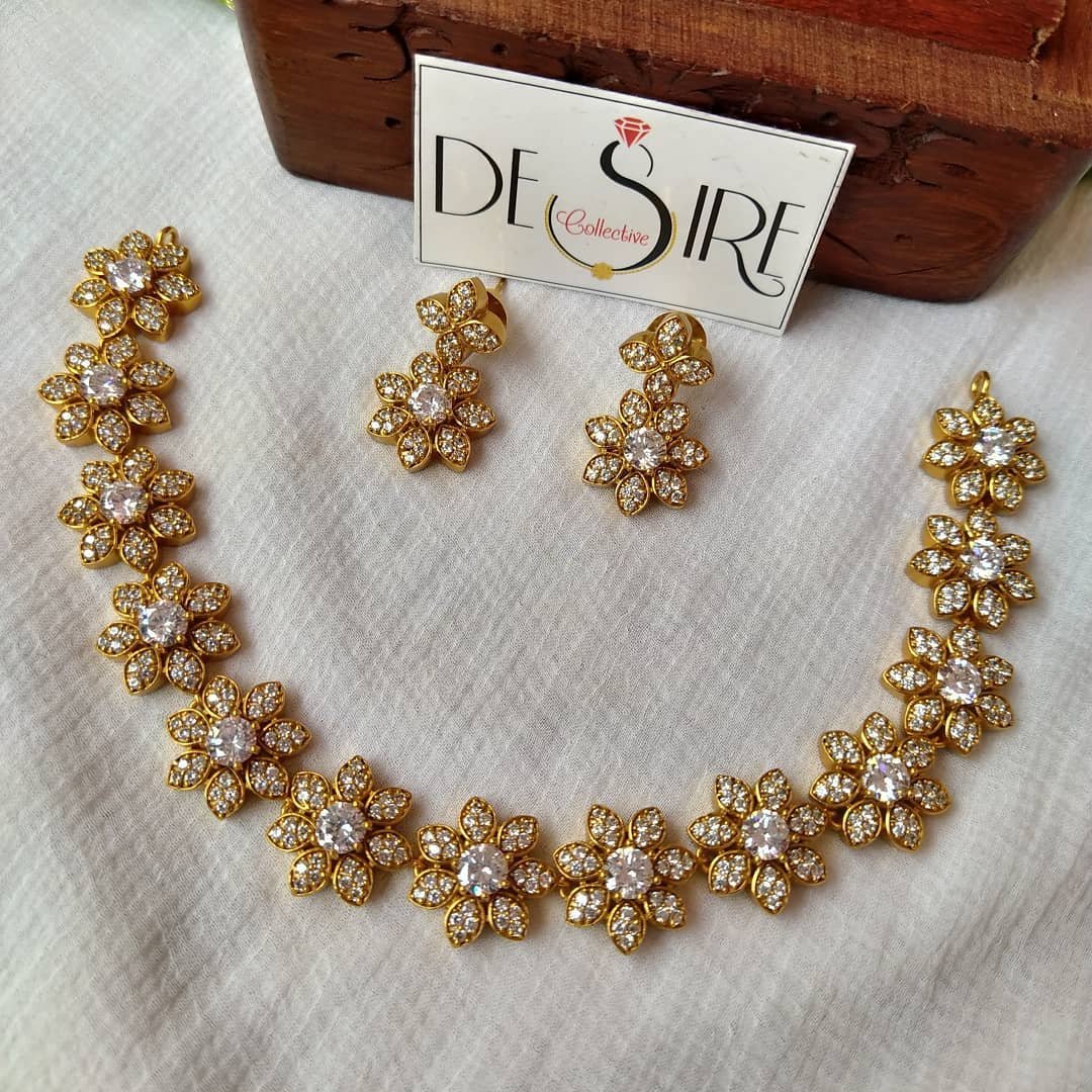 delicate-floral-stones-necklace