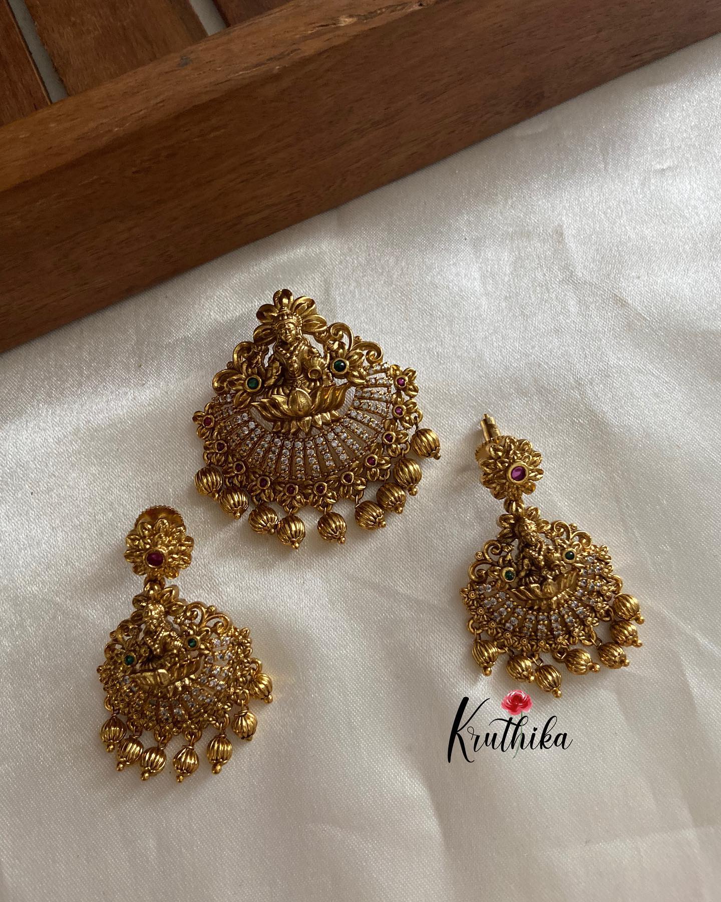 Kruthika jewellery review